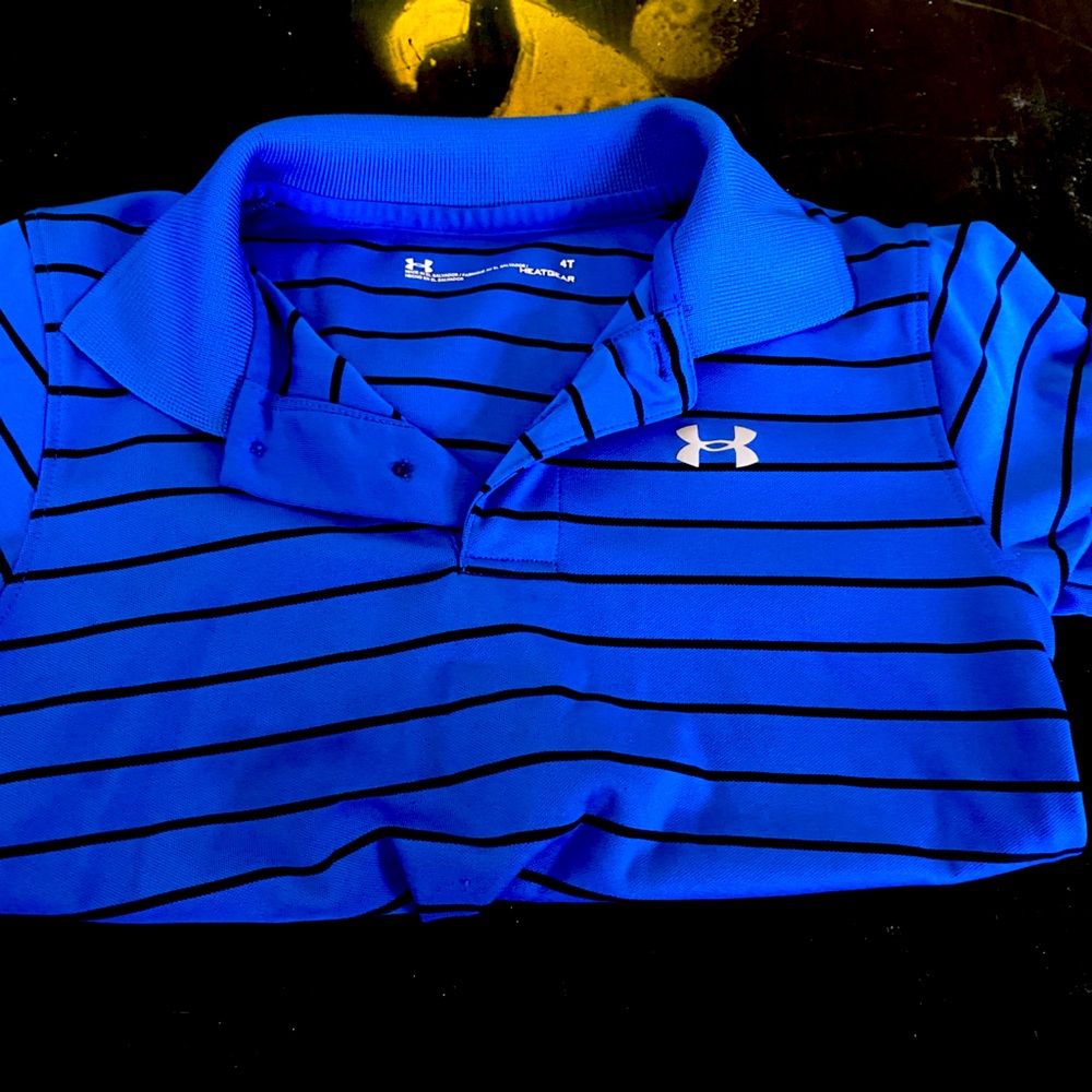 Boys 4 t under armour shirt